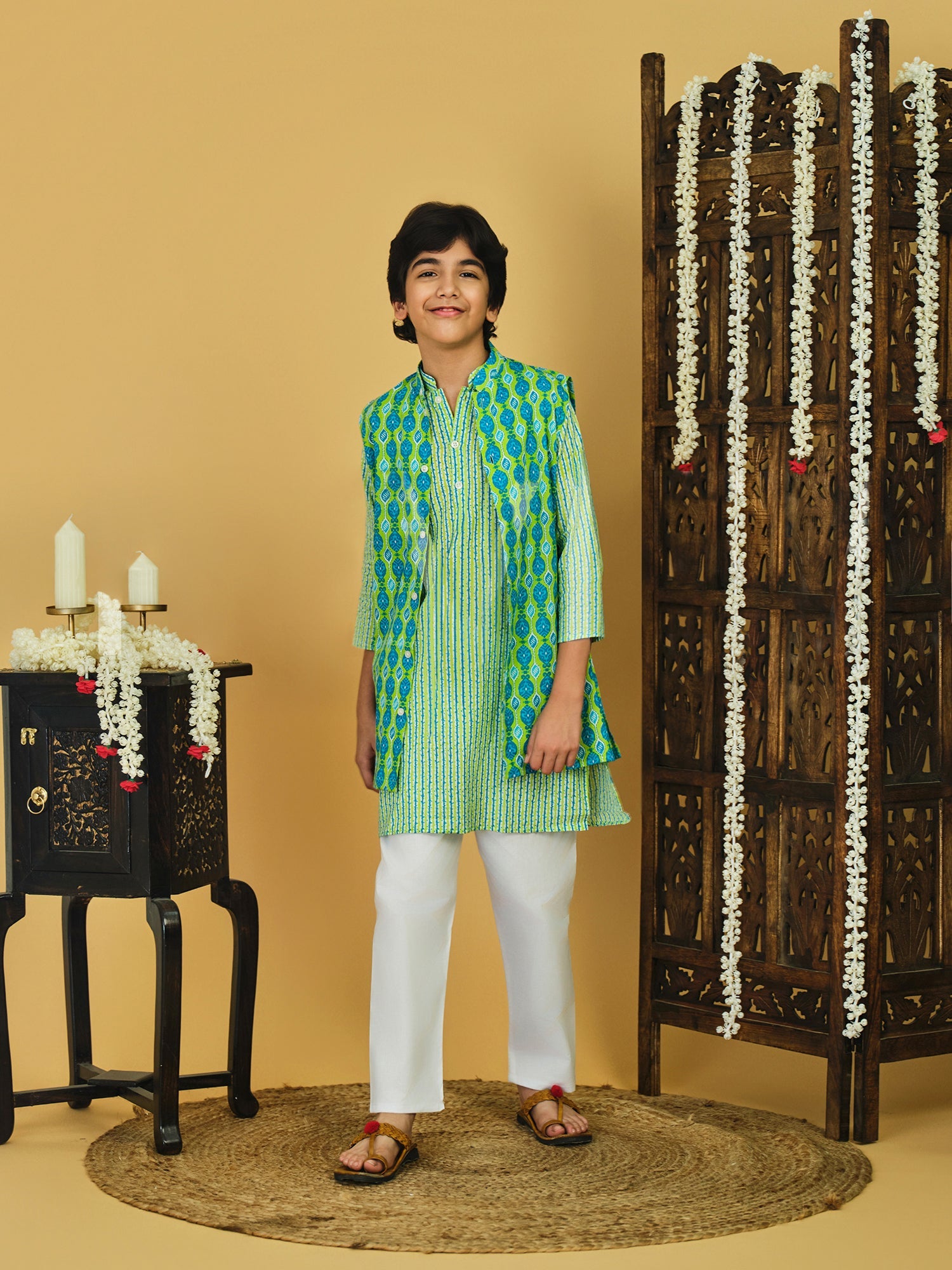 Trampoline Woven Cotton Full Sleeves Kurta Pajama Set With Nehru Jacket - Green
